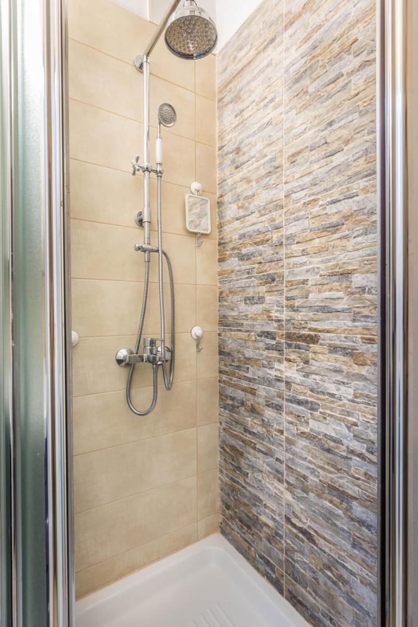 Adorable Flat For 4 Ppl In Kolonaki Apartman Athén Kültér fotó